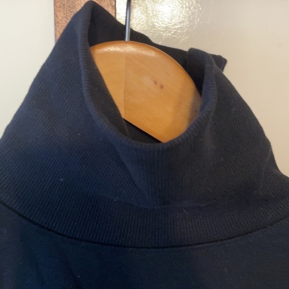 DIVIDED / cropped sweatshirt / size L NWOT - Picture 2 of 3